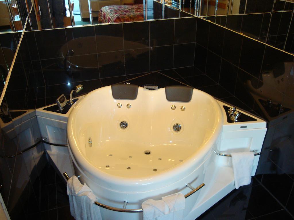 Grand Rapids Inn Wyoming Quarto foto